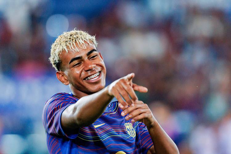 华子缺阵，仍33分大胜雄鹿！兰德尔29分8板6助，字母哥25分8板5助