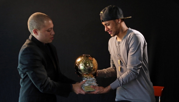 勇士艰难逆转雄鹿，三大亮点一处隐忧尽显团队进步