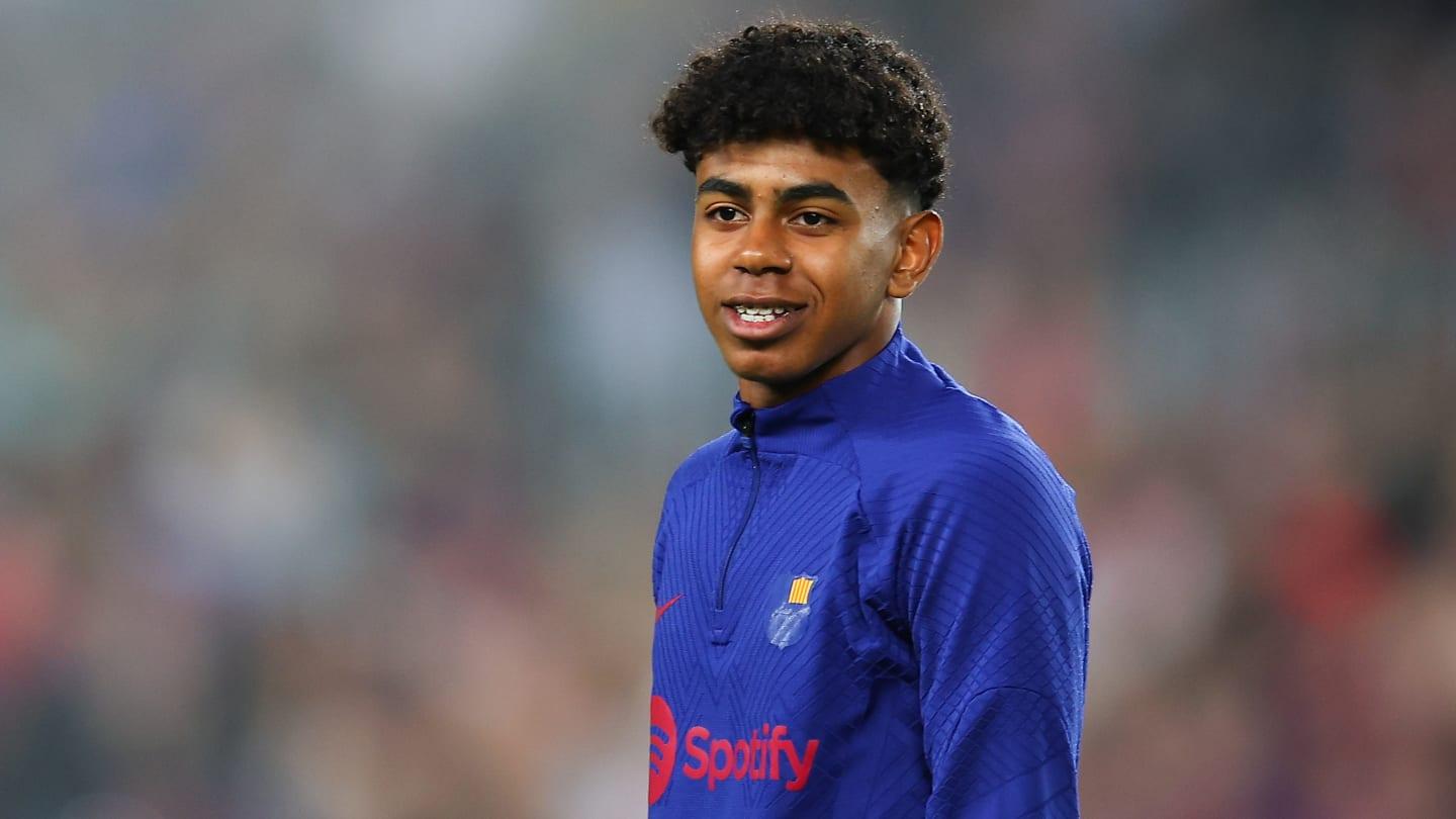 全国雪地橄榄球公开赛开赛 800余名运动员齐聚冰城