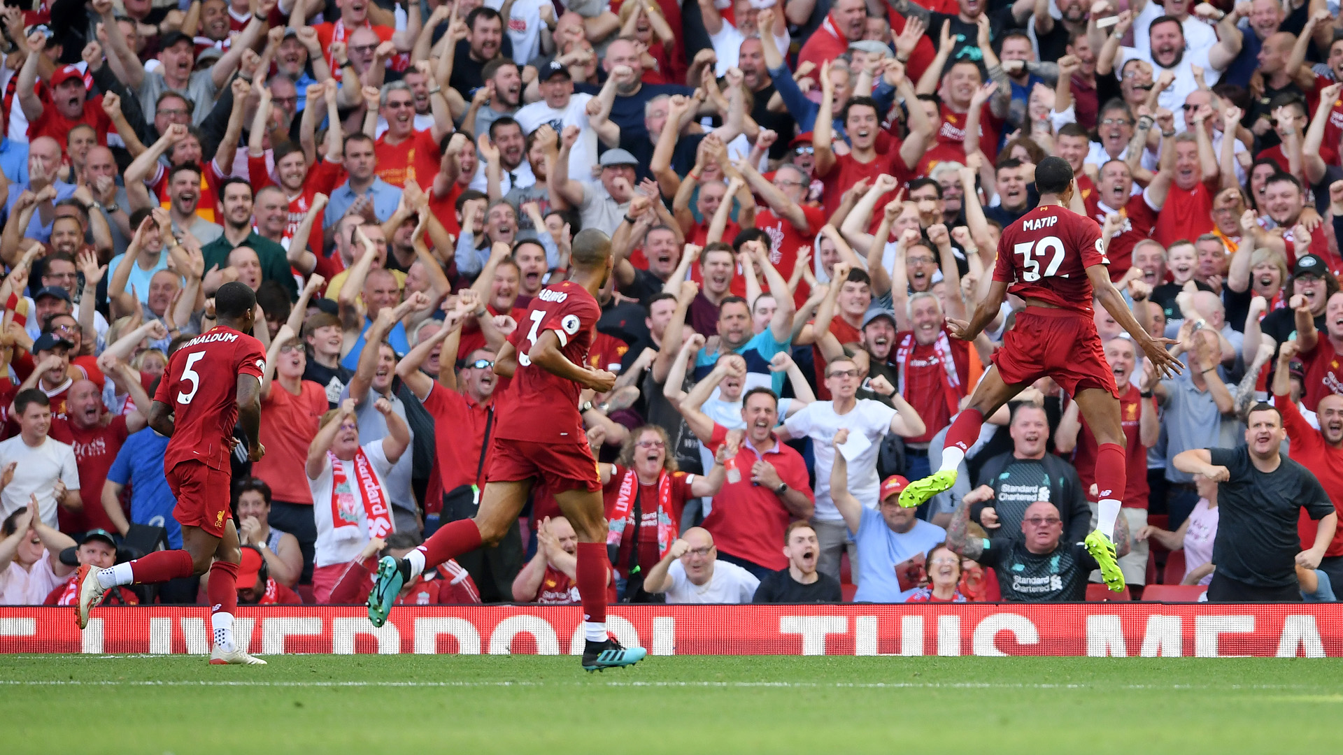 完胜！威少26分+6三分，小萨13+6湖人旧将爆发，德罗赞两人起冲突