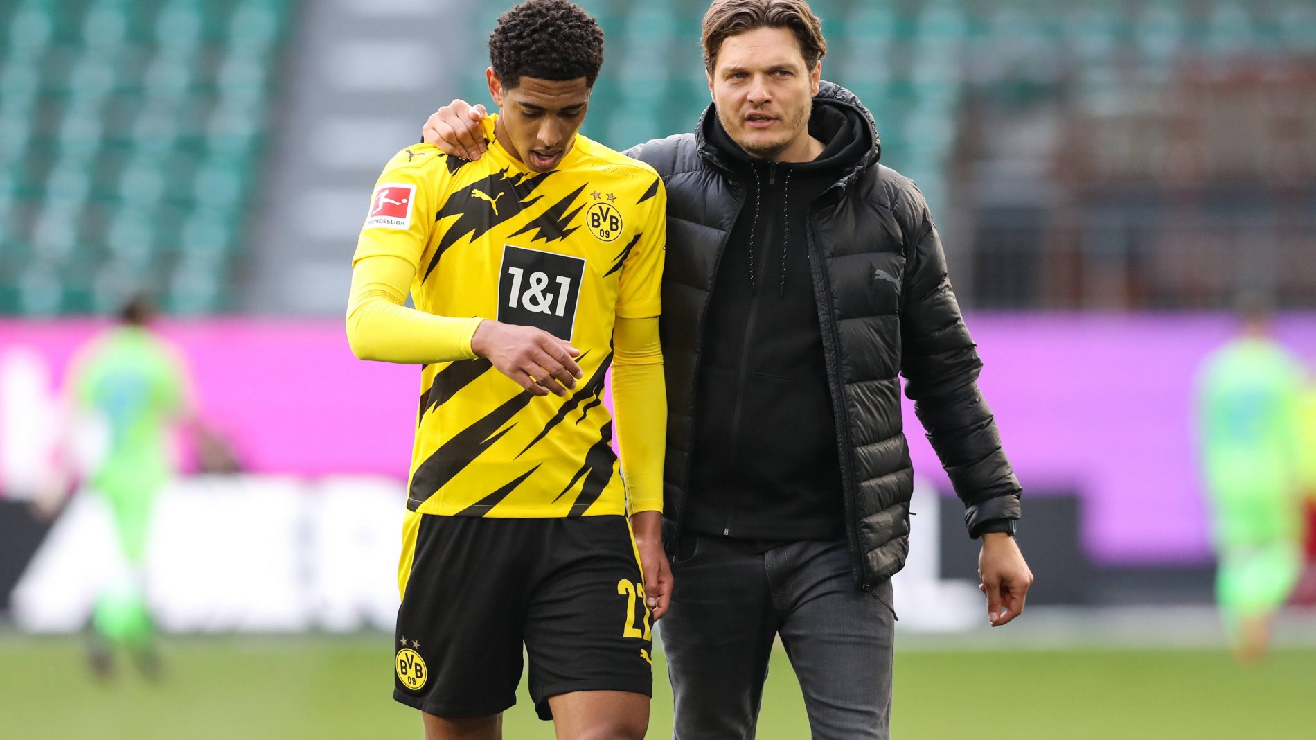 这也能色？ 《空洞骑士：丝之歌》性感大黄蜂手办发布